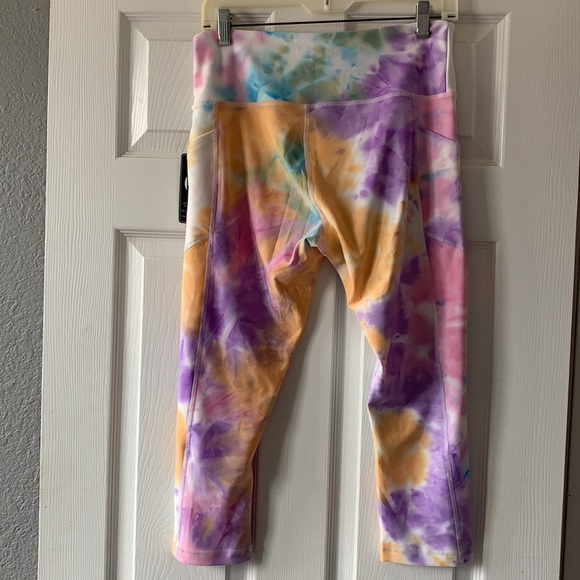 Vogo pastel capri sport leggings with side pockets - Picture 2 of 10